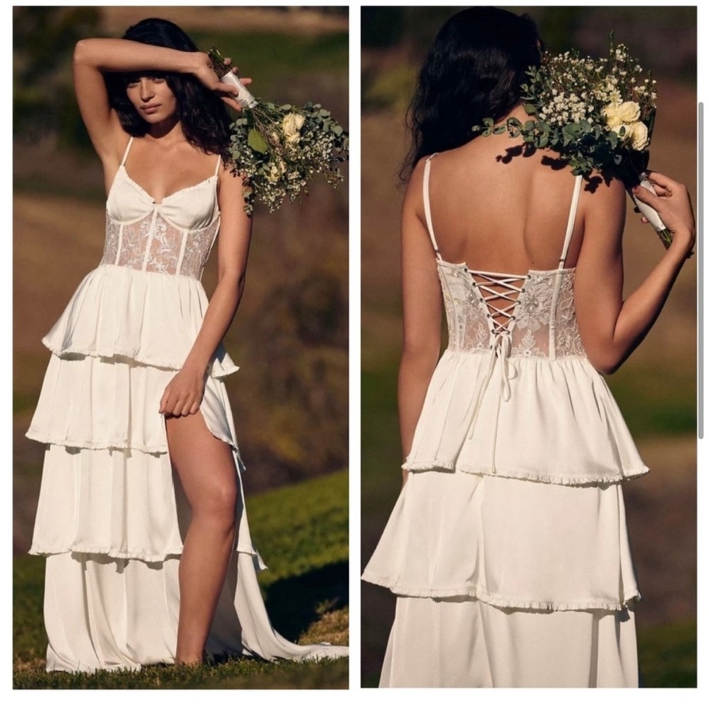 V CHAPMAN Dakota White Satin Lace Ruffle White Wedding Bridal Gown Size 8 NWT